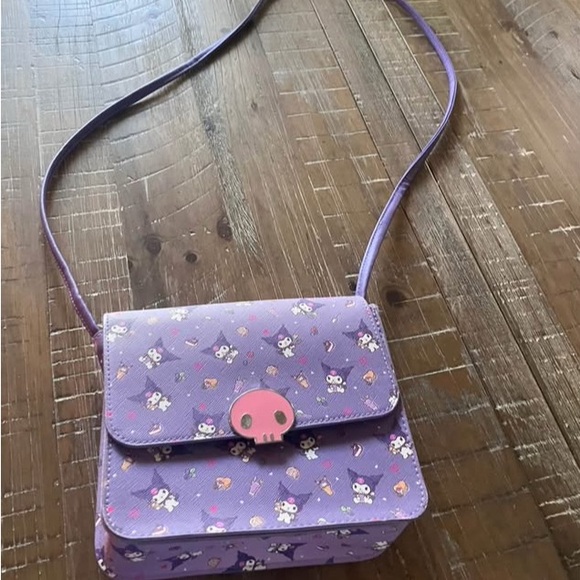 Hot Topic Kuromi Purple purse, bracelet, drink container and earrings - Picture 6 of 8